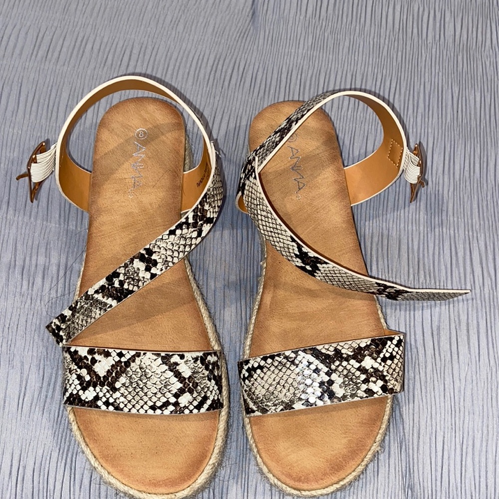 Platform sandals